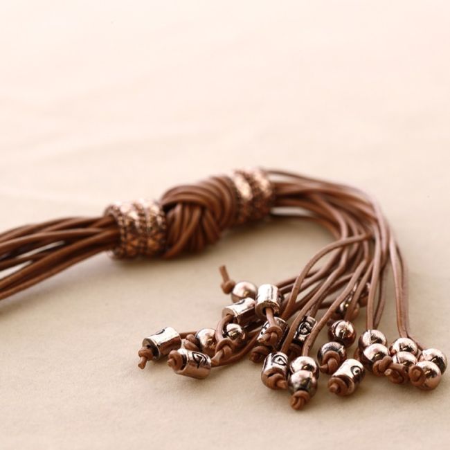 LONG LEATHER NECKLACE WITH METAL BEADS