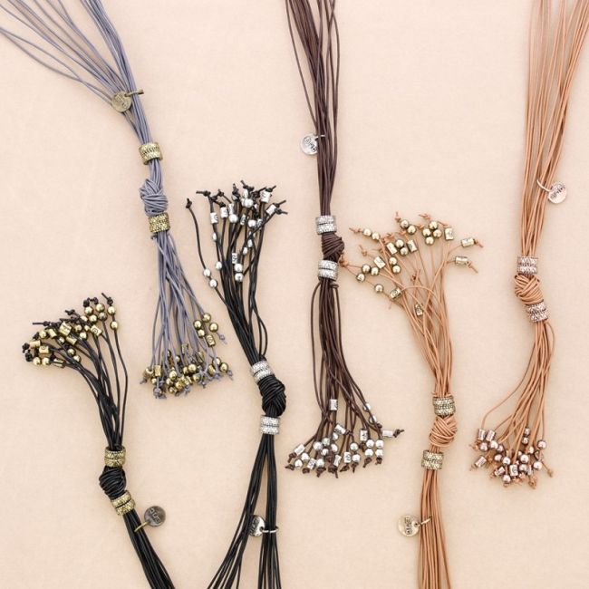 LONG LEATHER NECKLACE WITH METAL BEADS