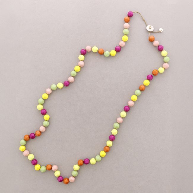 COLLAR LARGO CUENTAS RESINA