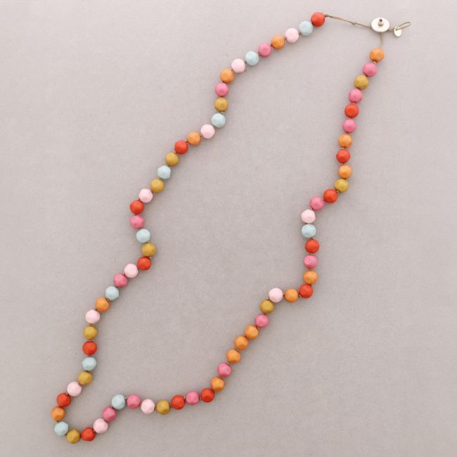 LONG RESIN BEADS NECKLACE