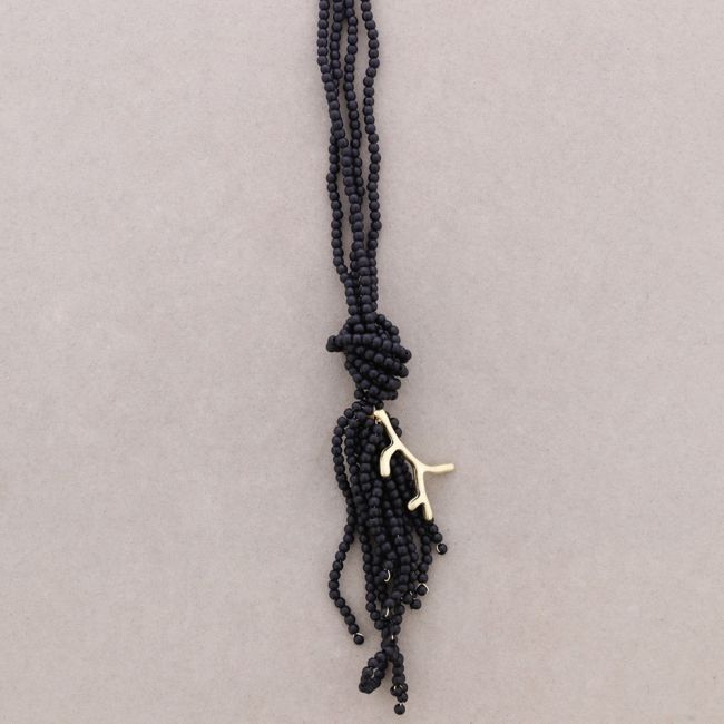 COLLAR LARGO NUDO CUENTAS RESINA