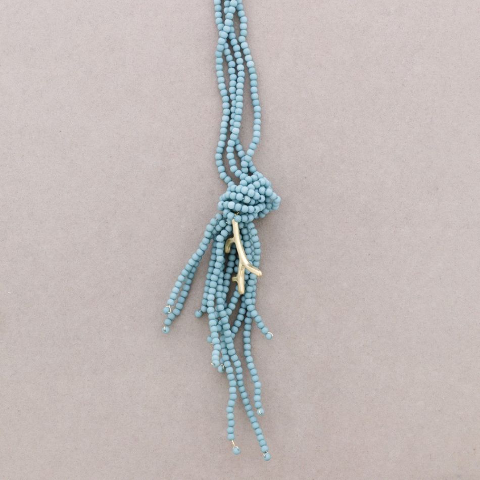 LONG NECKLACE WITH RESIN BEADS KNOT