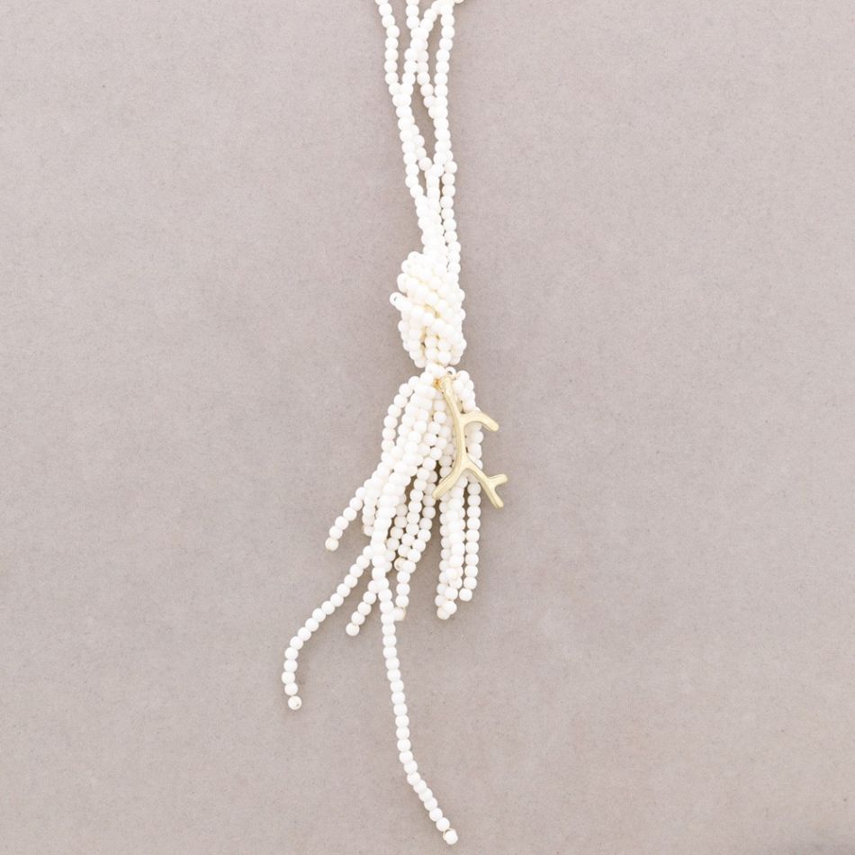 LONG NECKLACE WITH RESIN BEADS KNOT