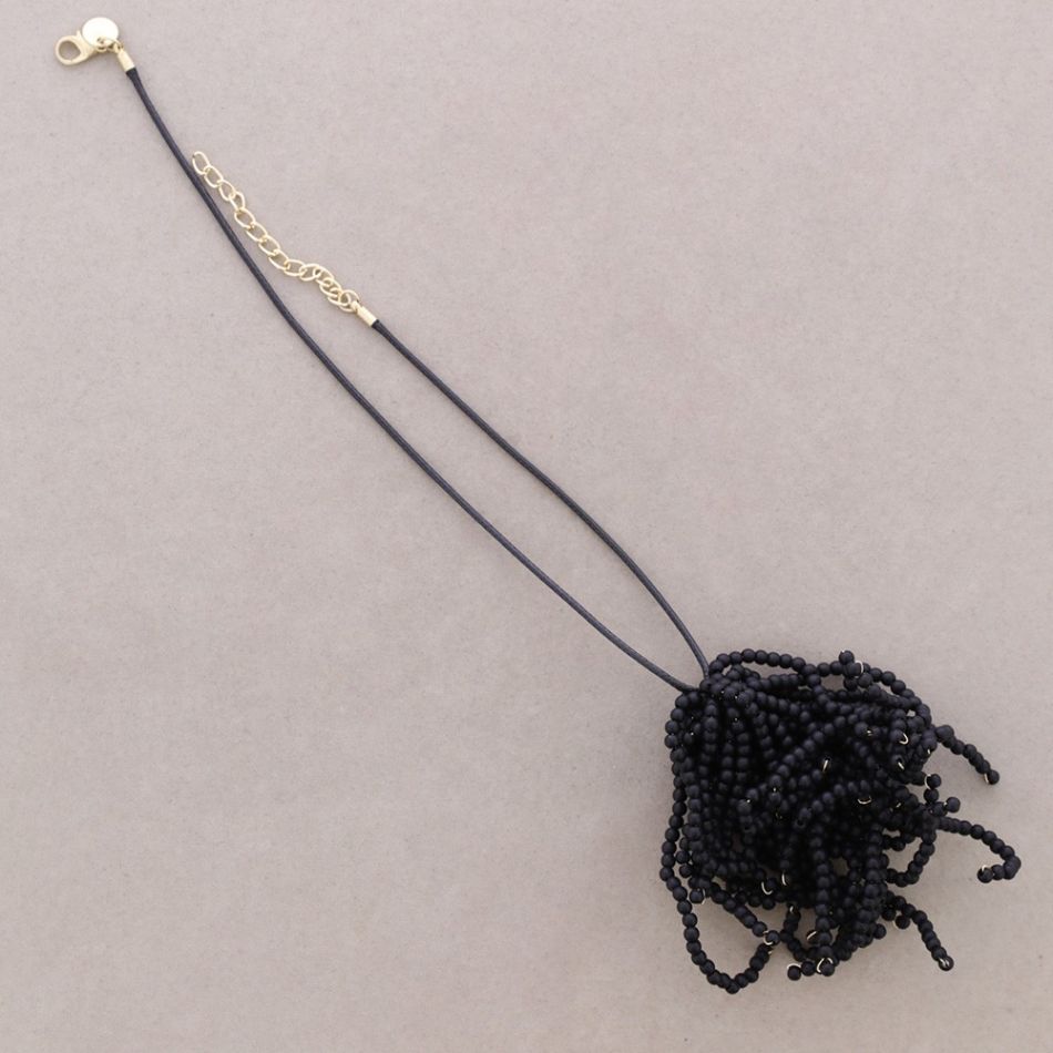 GARGANTILLA FLOR FLEXIBLE CUENTAS RESINA
