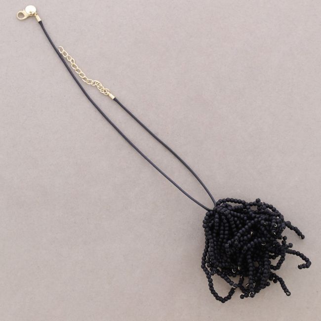 GARGANTILLA FLOR FLEXIBLE CUENTAS RESINA