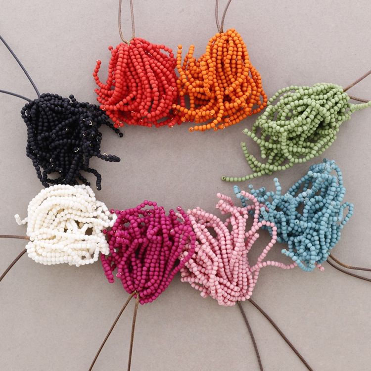 GARGANTILLA FLOR FLEXIBLE CUENTAS RESINA 2