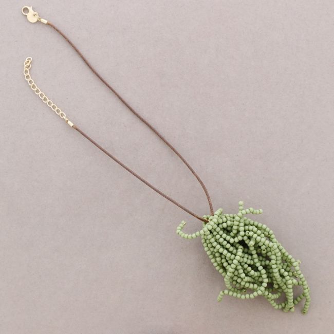 GARGANTILLA FLOR FLEXIBLE CUENTAS RESINA