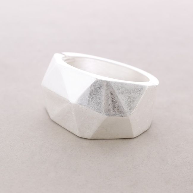 RIGID METAL BRACELET