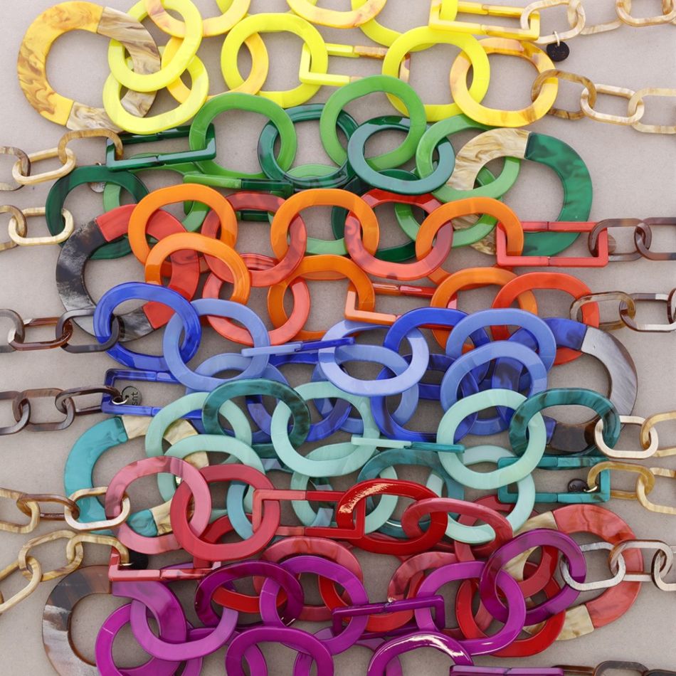 COLLAR LARGO ESLABONES RESINA
