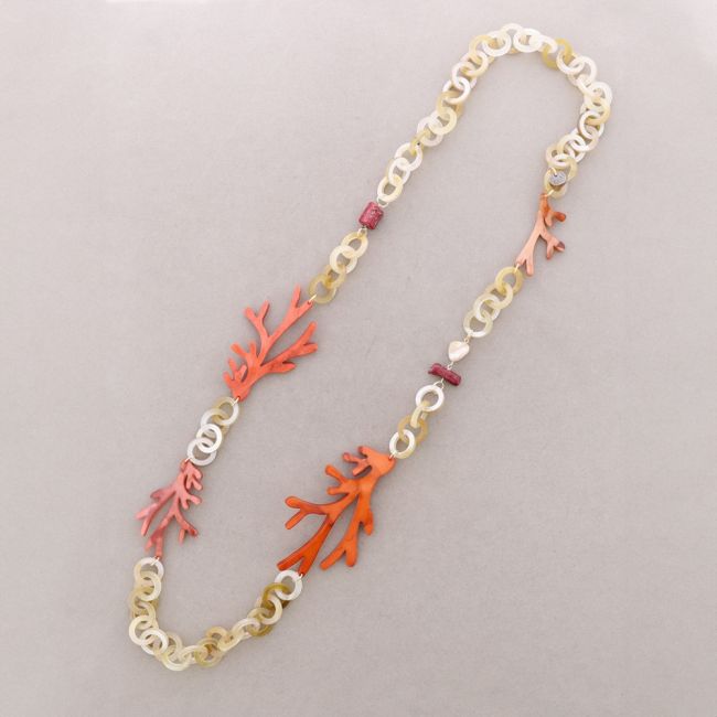 COLLAR LARGO ESLABONES CORALES RESINA