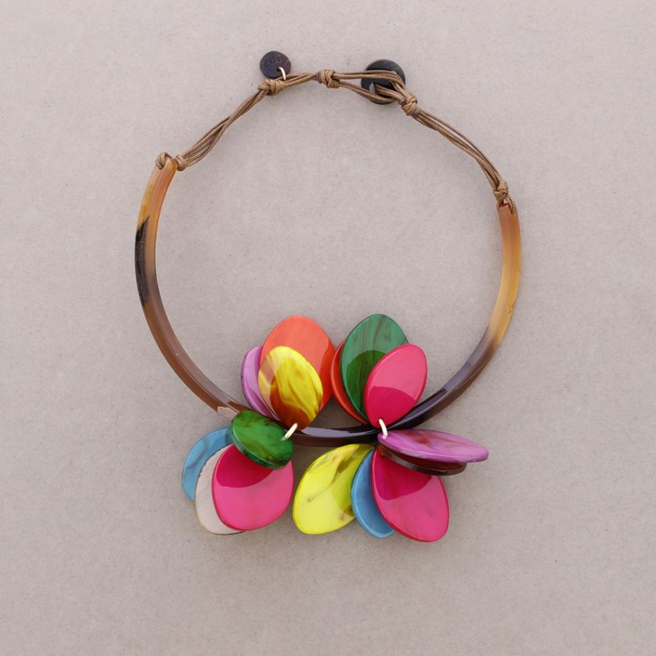 RESIN FLOWER NECKLACE