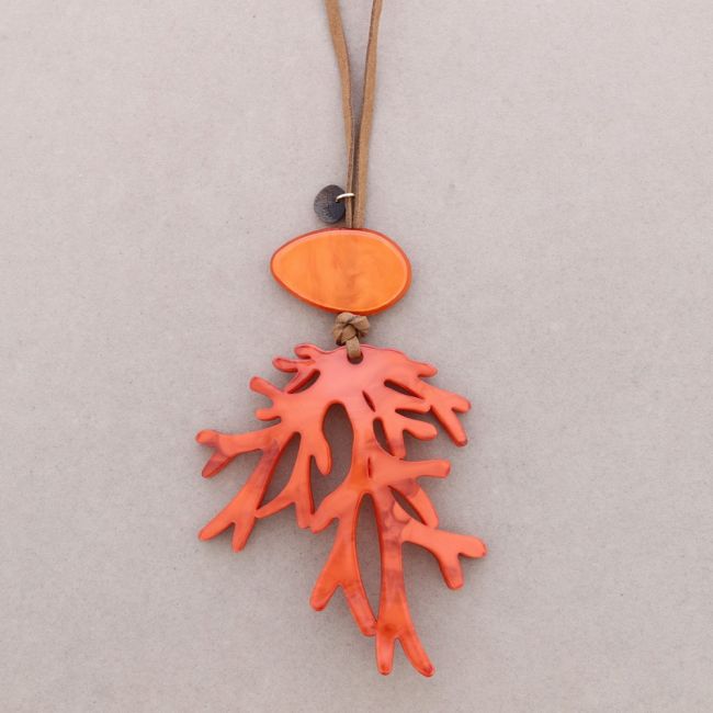COLLAR LARGO COLGANTE CORAL RESINA