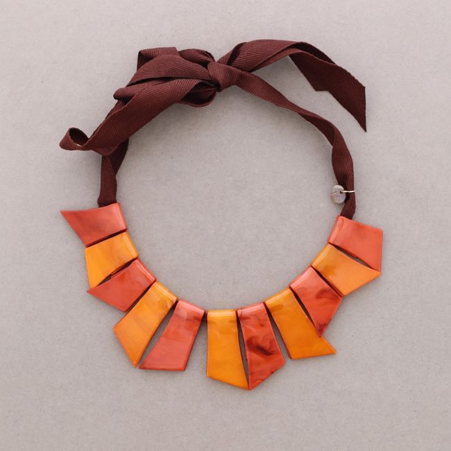 RESIN GEOMETRIC SHAPES NECKLACE