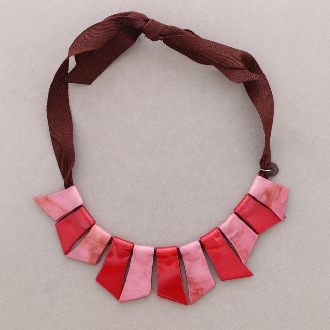 RESIN GEOMETRIC SHAPES NECKLACE