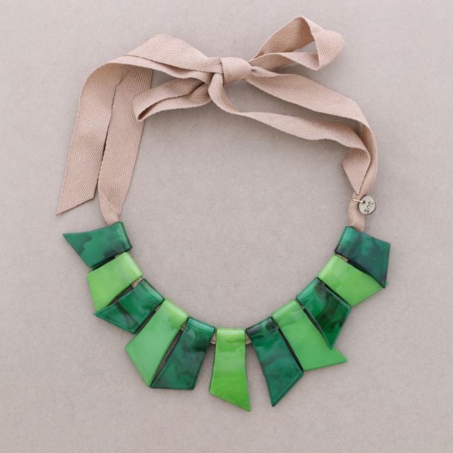 RESIN GEOMETRIC SHAPES NECKLACE