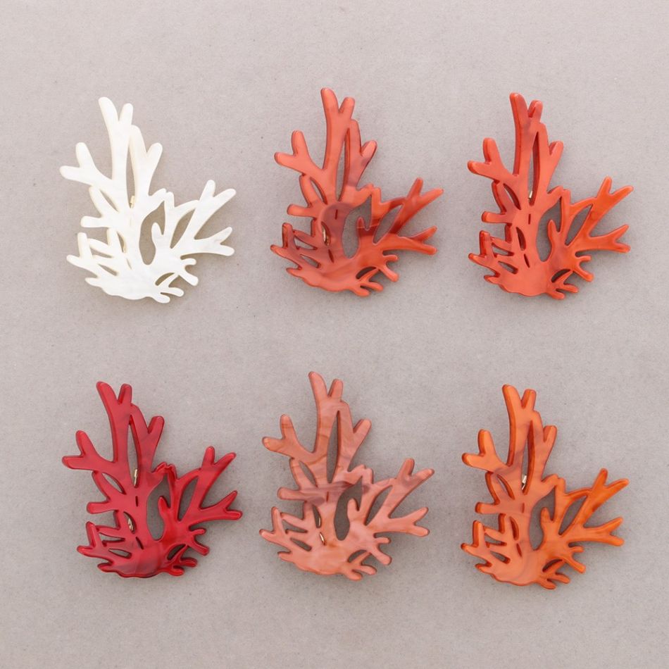 BROCHE CORAL RESINA