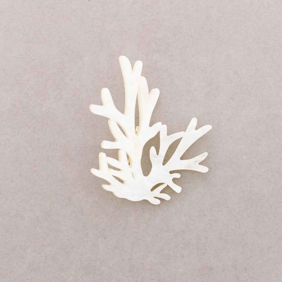 BROCHE CORAL RESINA