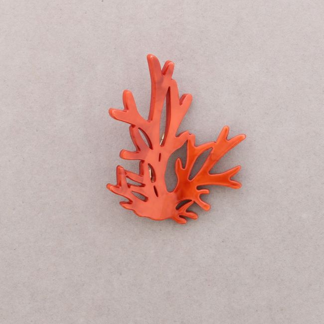 BROCHE CORAL RESINA