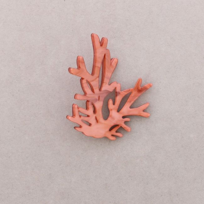 BROCHE CORAL RESINA