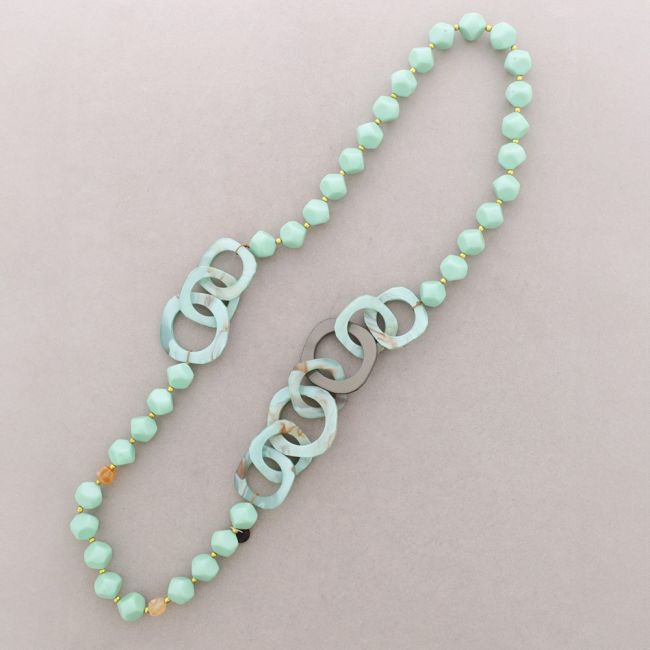 COLLAR LARGO CUENTAS ESLABONES RESINA