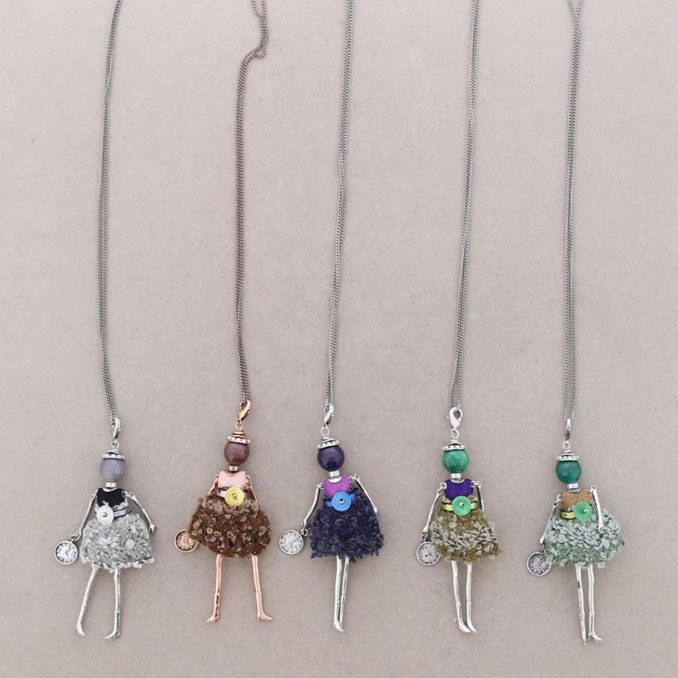 LONG PENDANT NECKLACE DOLL