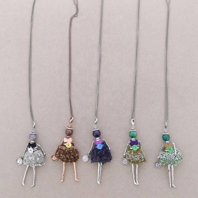 LONG PENDANT NECKLACE DOLL