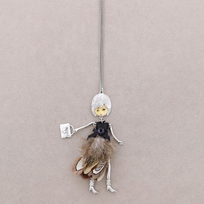 LONG PENDANT NECKLACE DOLL