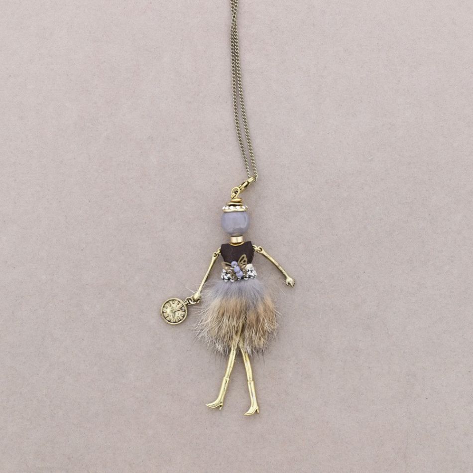 LONG PENDANT NECKLACE DOLL