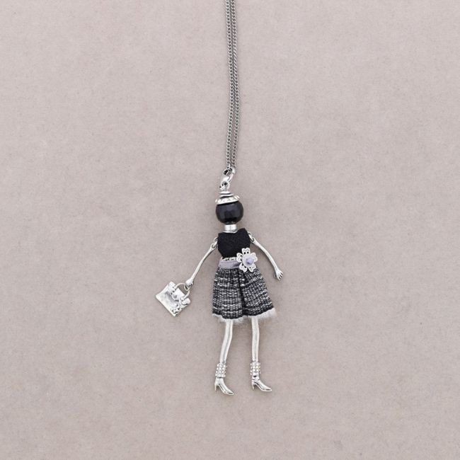 LONG PENDANT NECKLACE DOLL
