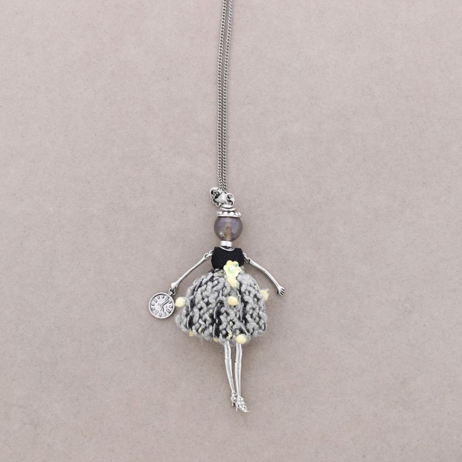 LONG PENDANT NECKLACE DOLL