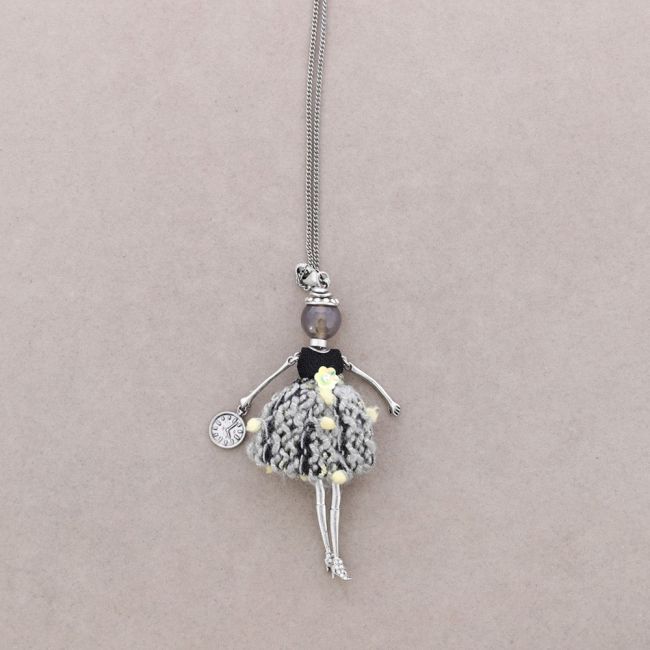 LONG PENDANT NECKLACE DOLL