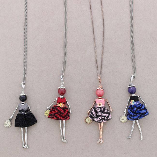 LONG PENDANT NECKLACE DOLL