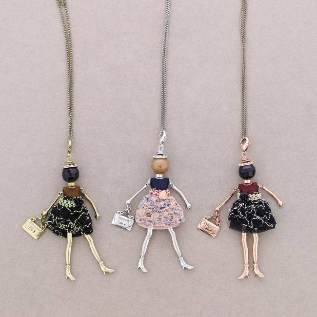 LONG PENDANT NECKLACE DOLL