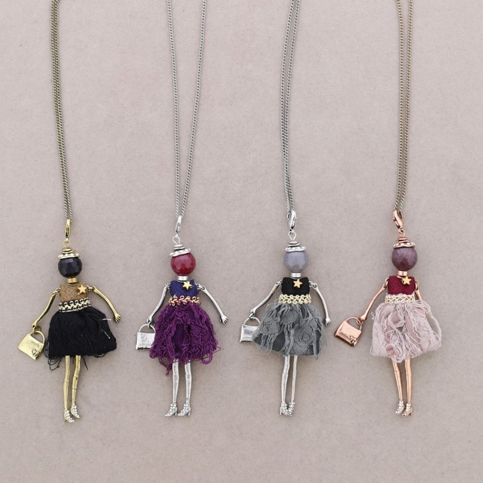 LONG PENDANT NECKLACE DOLL