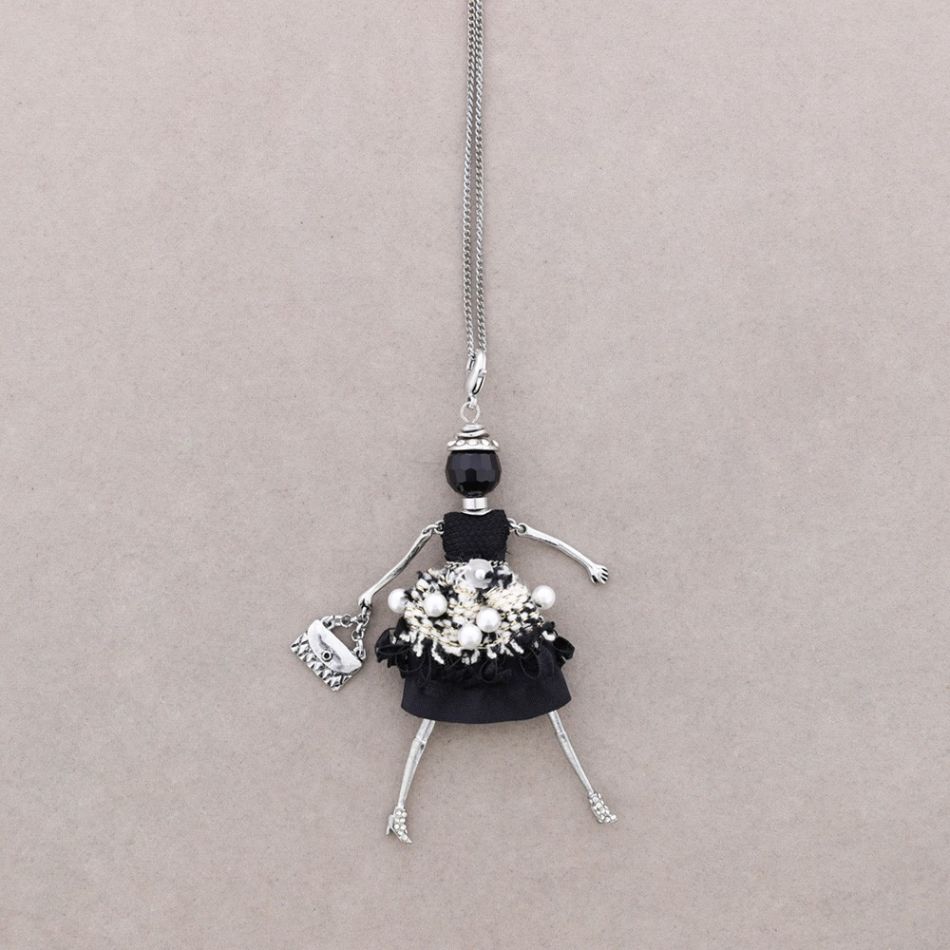 LONG PENDANT NECKLACE DOLL