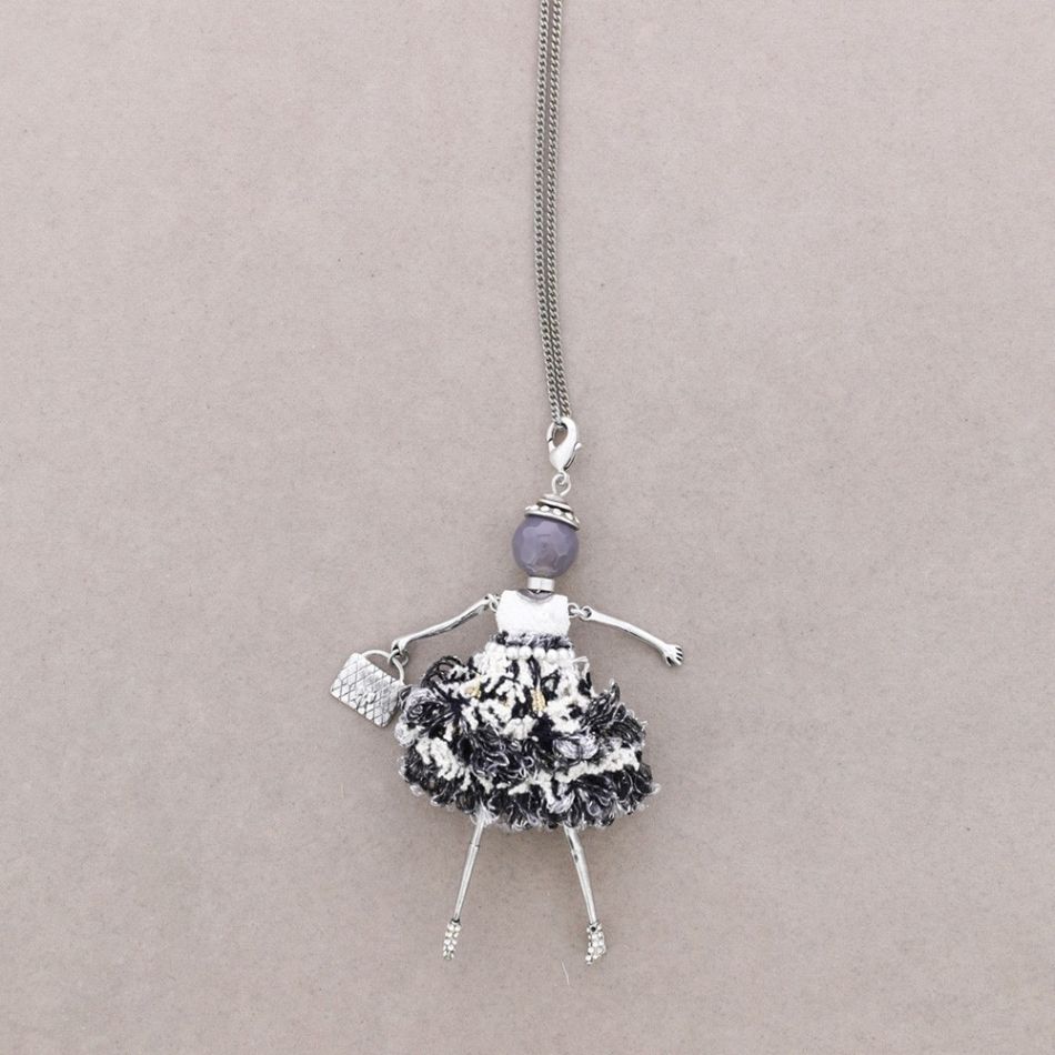 LONG PENDANT NECKLACE DOLL