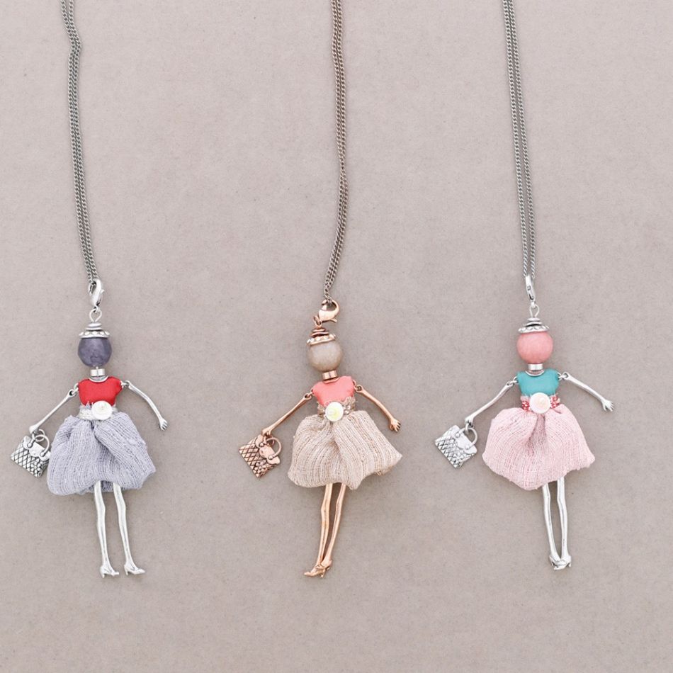 LONG PENDANT NECKLACE DOLL