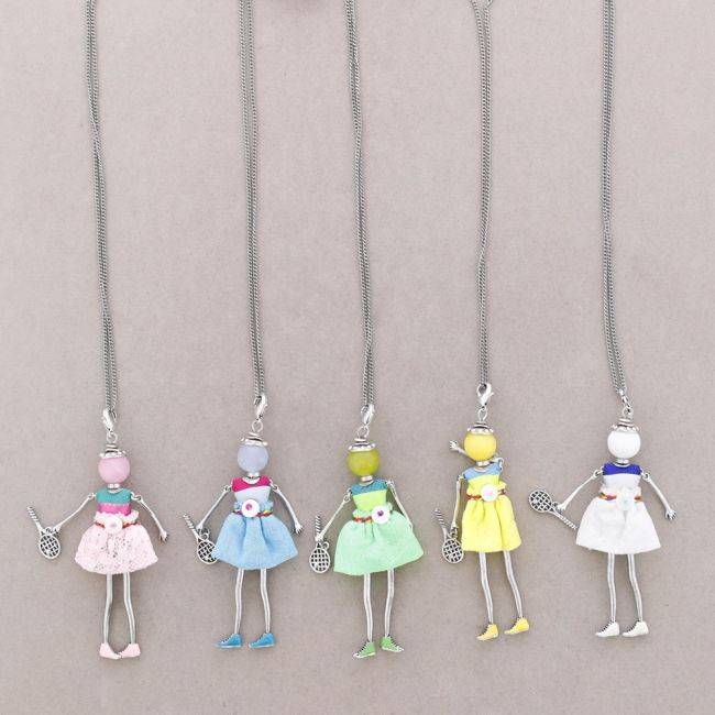 LONG PENDANT NECKLACE DOLL