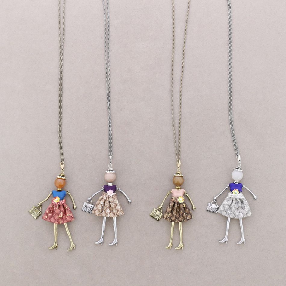 LONG PENDANT NECKLACE DOLL