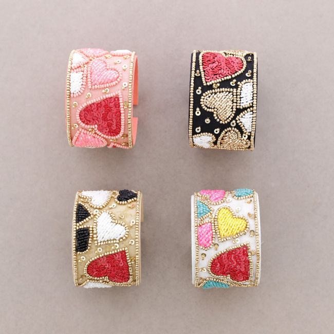 PULSERA AJUSTABLE CORAZONES ABALORIOS