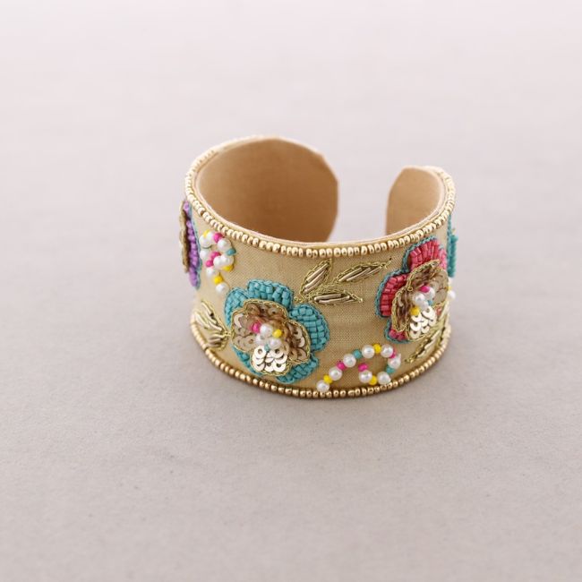 PULSERA ÉTNICA AJUSTABLE FLORES LENTEJUELAS