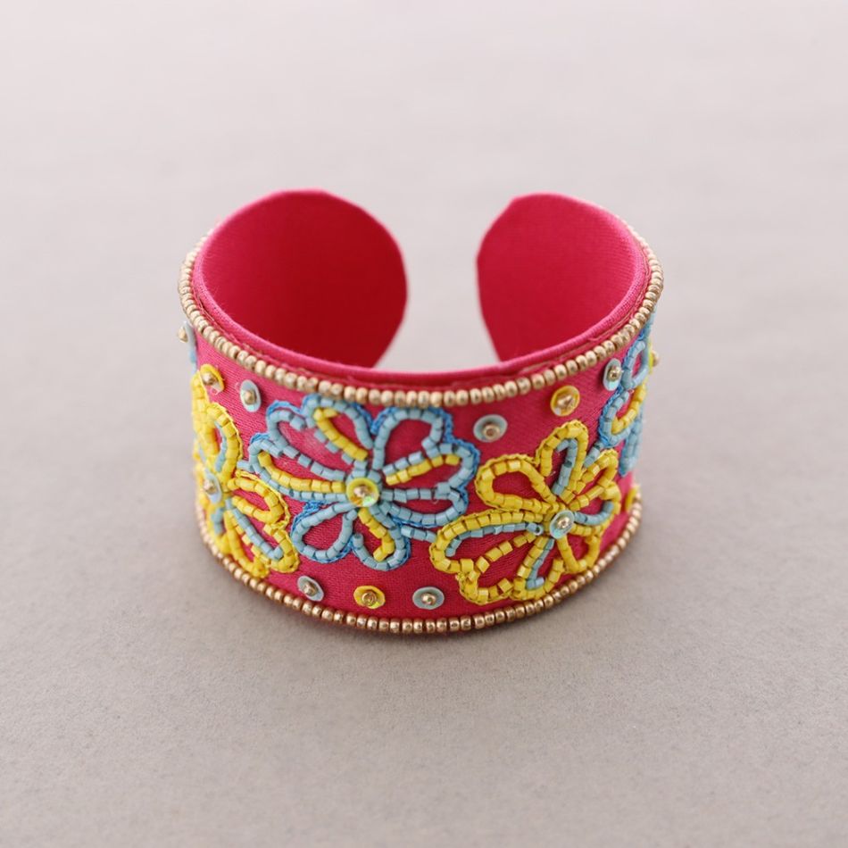 PULSERA ÉTNICA AJUSTABLE FLORES ABALORIOS