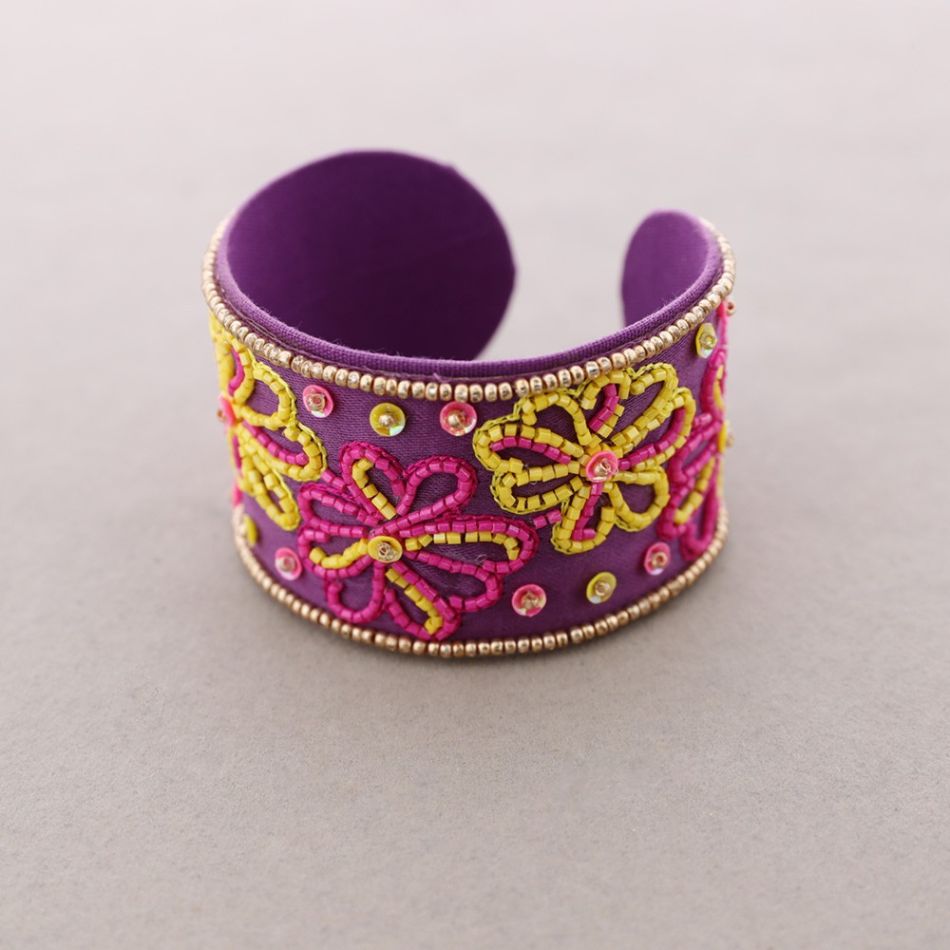PULSERA ÉTNICA AJUSTABLE FLORES ABALORIOS