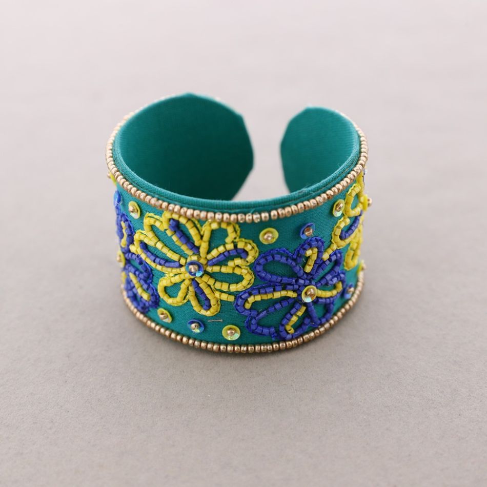 PULSERA ÉTNICA AJUSTABLE FLORES ABALORIOS
