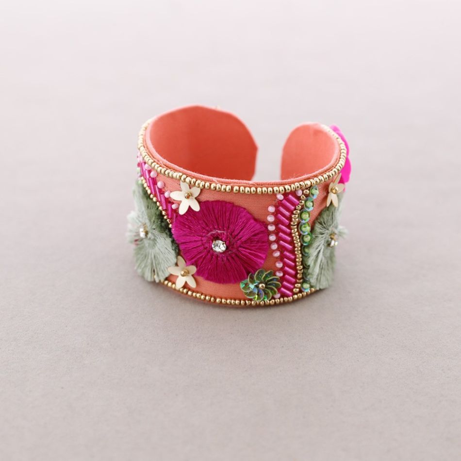PULSERA ÉTNICA AJUSTABLE FLORES FLECOS
