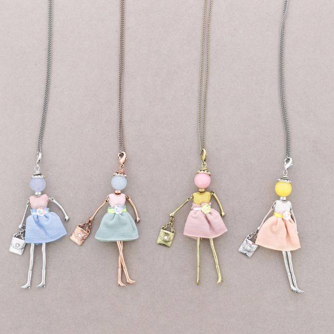 LONG PENDANT NECKLACE DOLL