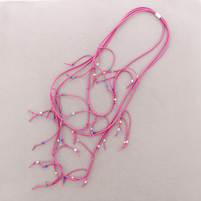 COLLAR LARGO IMÁN MULTI VUELTAS NUDO GOMA