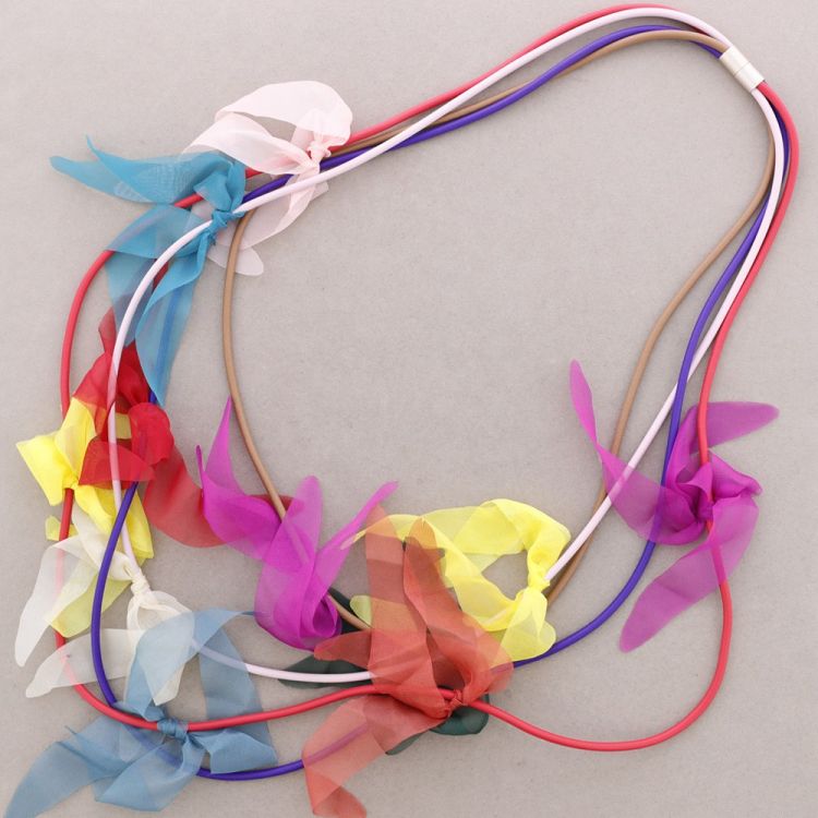 COLLAR IMÁN 4 NIVELES FLOR GOMA