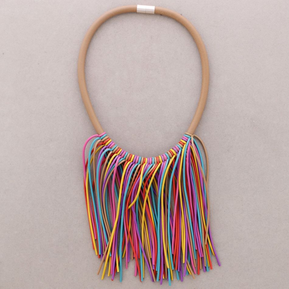 RUBBER MAGNET CHOKER WITH FRINGES