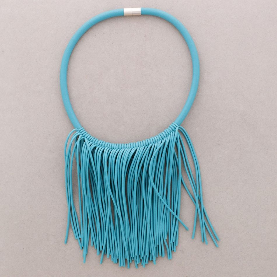 RUBBER MAGNET CHOKER WITH FRINGES